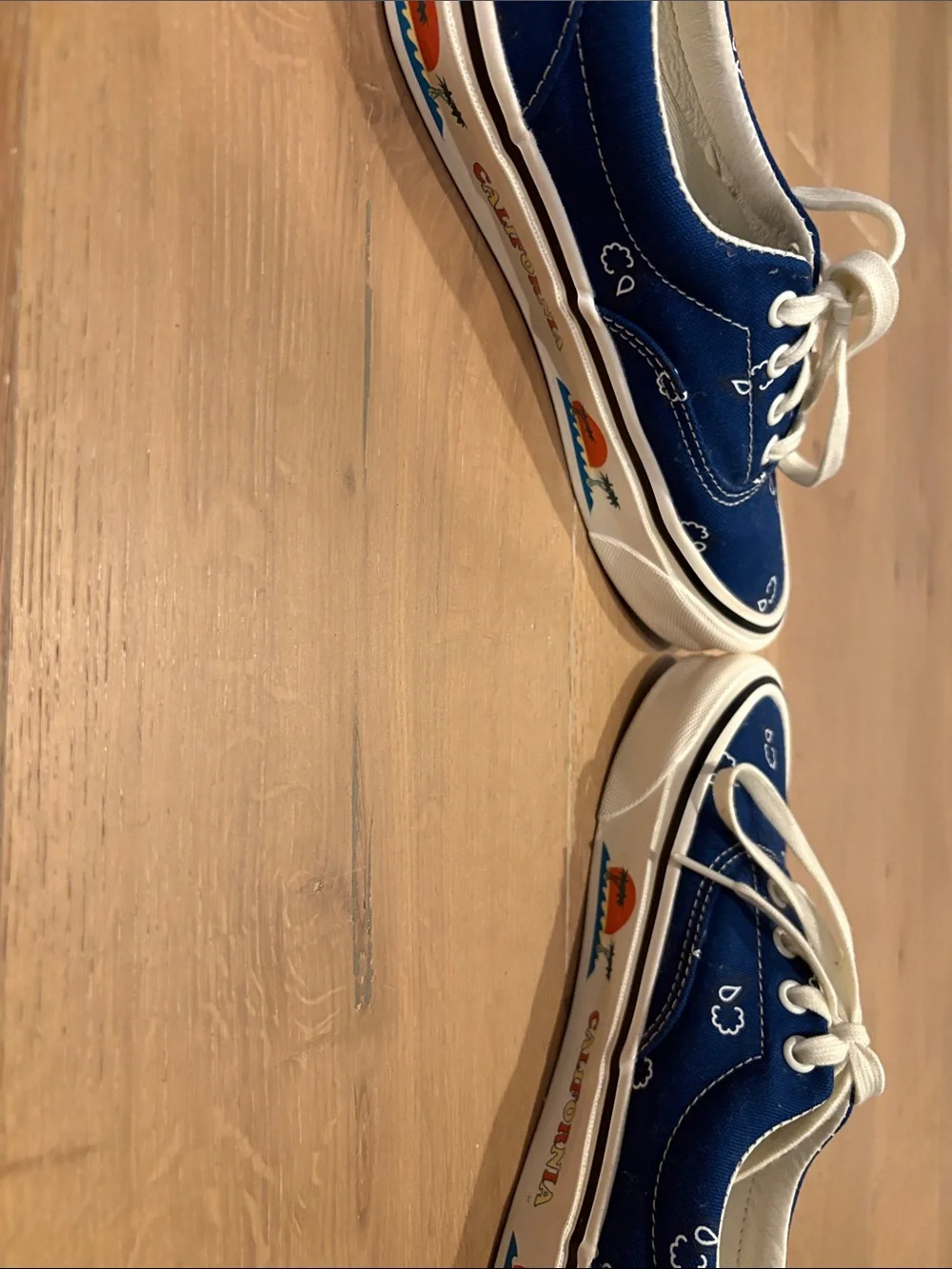 *RARE* Vans OG era blue paisley California